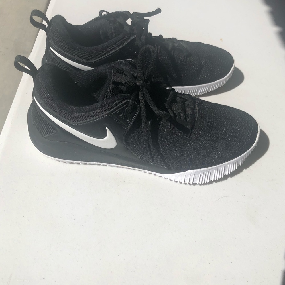 Nike women’s volleyball shoes size 9